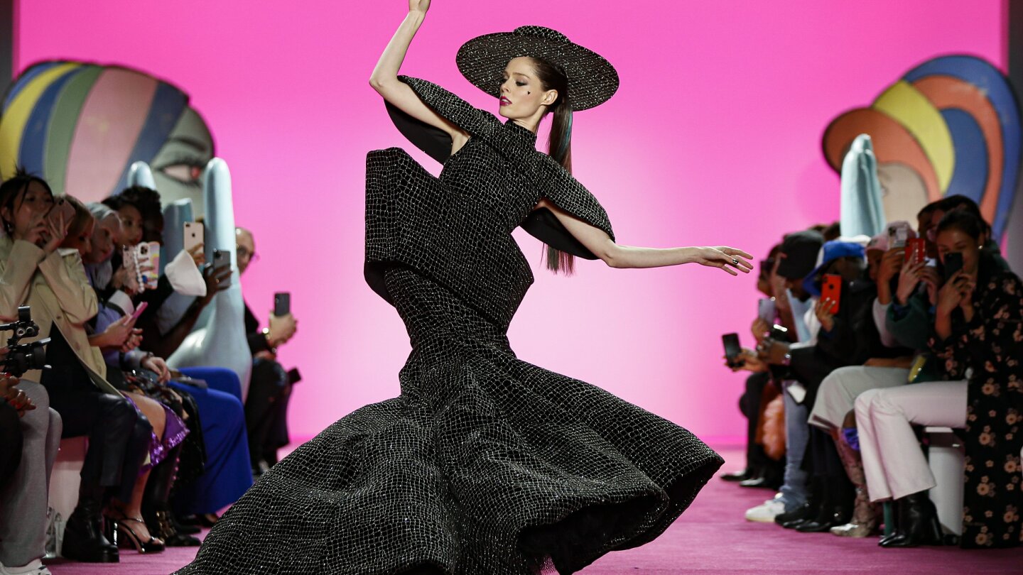 Leslie jones new arrivals oscar dress